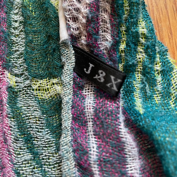 J & X women’s scarf - Picture 6 of 7